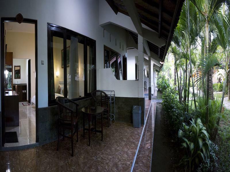 Segara Anak Bungalow & Restaurant Kuta  Ngoại thất bức ảnh
