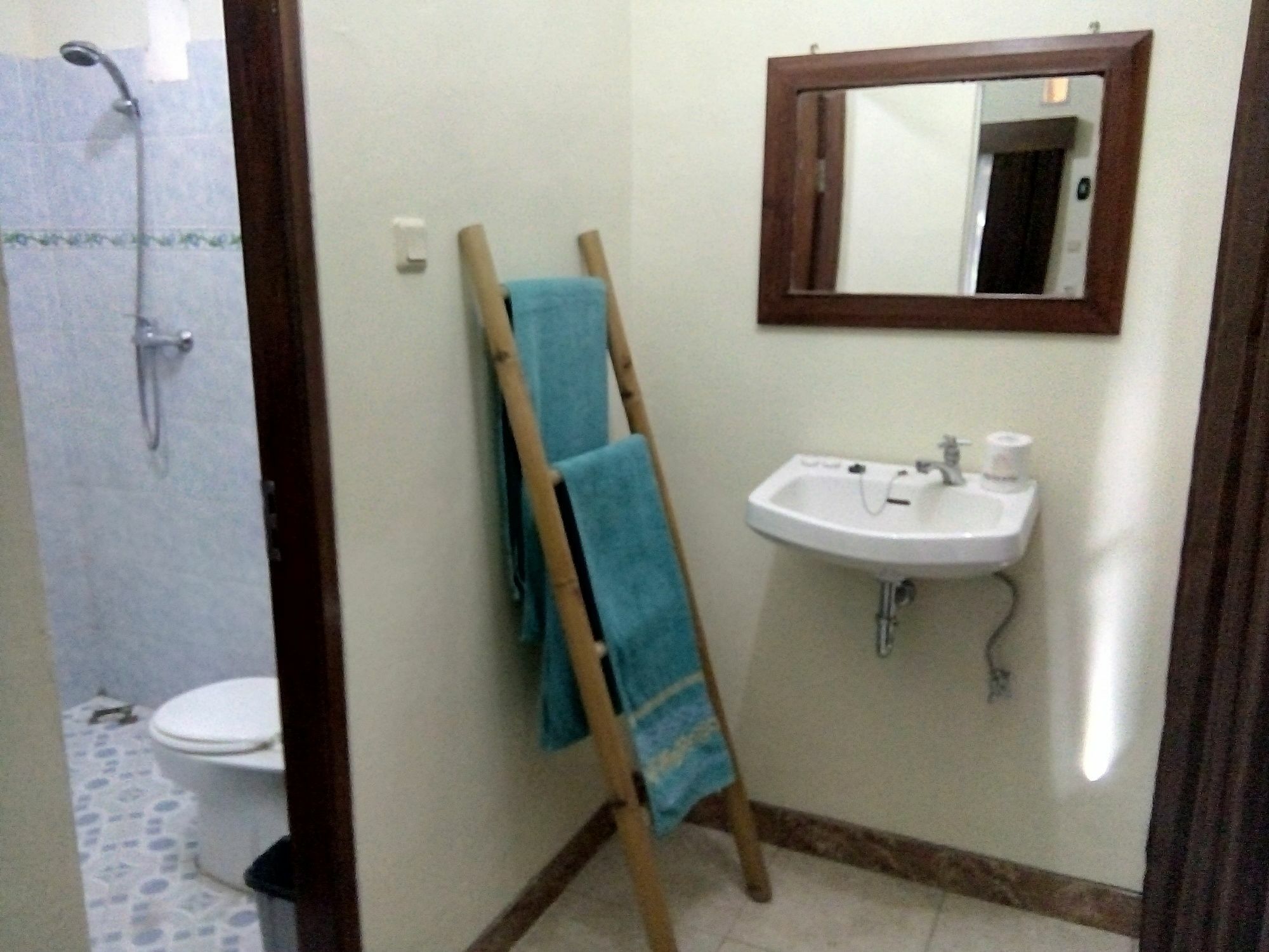 Segara Anak Bungalow & Restaurant Kuta  Ngoại thất bức ảnh