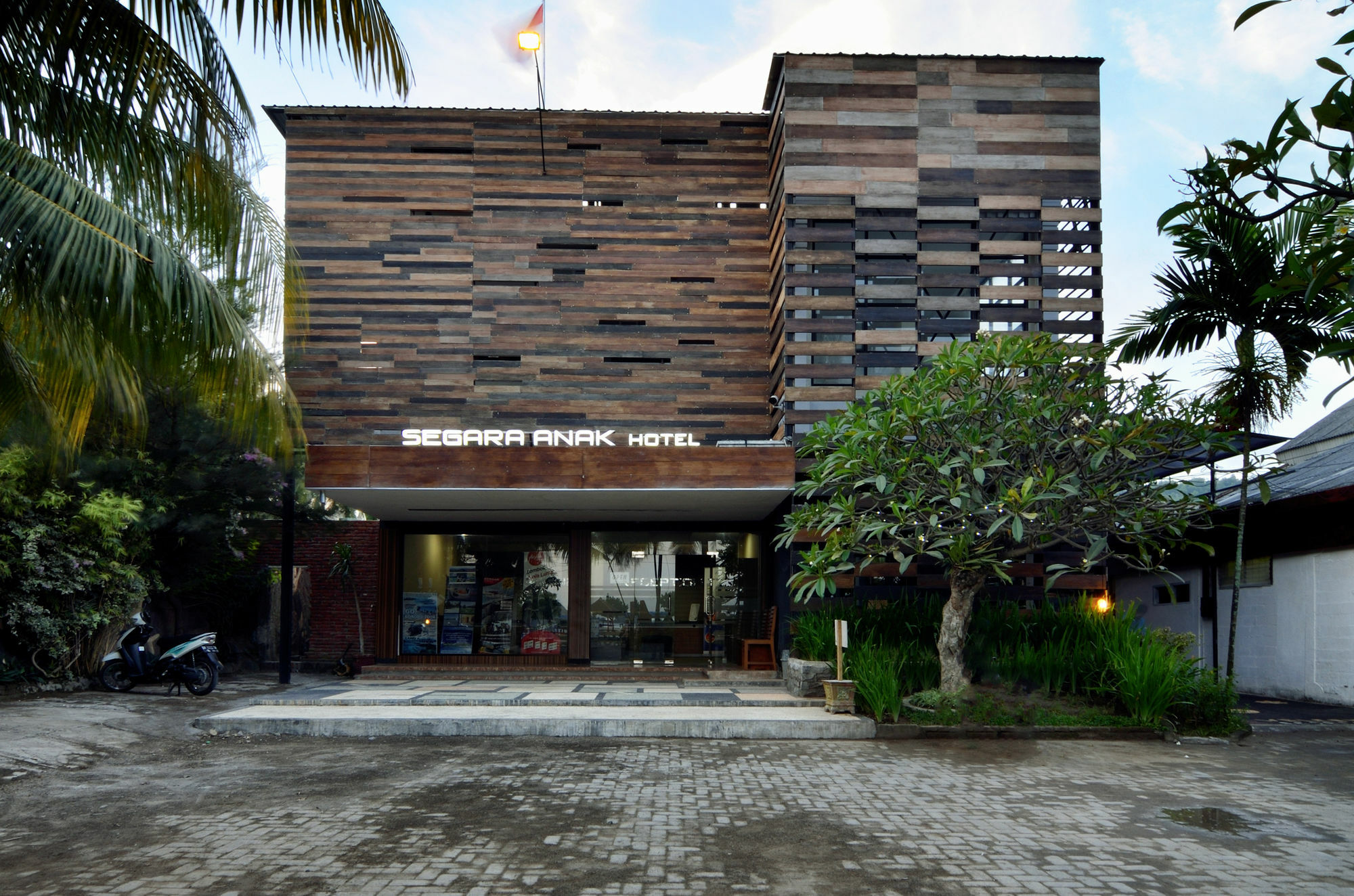 Segara Anak Bungalow & Restaurant Kuta  Ngoại thất bức ảnh